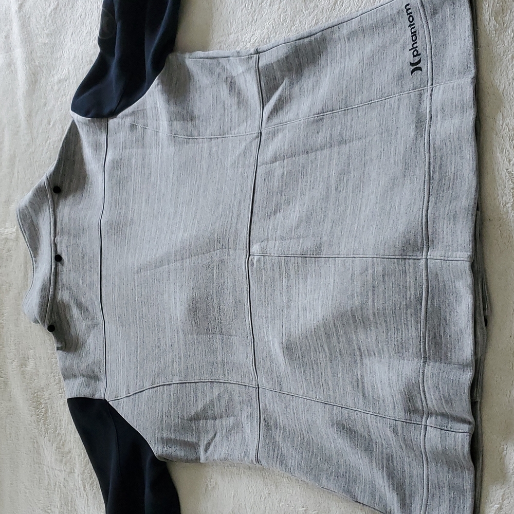 Hurley - Picture 5 of 9